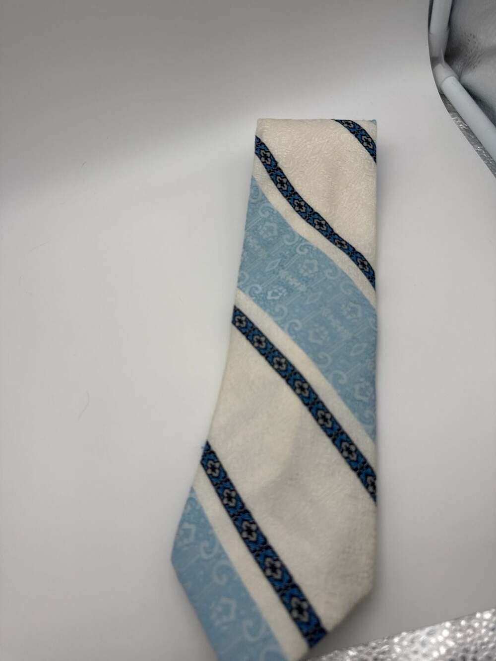 B. Gross Vintage Blue & White Diagonal Stripe Dacron Polyester Necktie